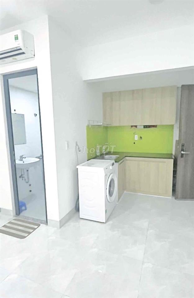 free xe máy. Ngay công viên. 2 chổ ô tô miễn phí