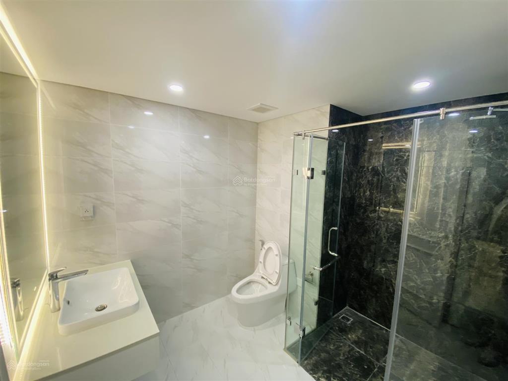 Căn hộ 2 ngủ ban công mát mẻ, thiết kế hợp lý, giá tốt.  xem nhà mr. hùng pkd 0934 364 ***