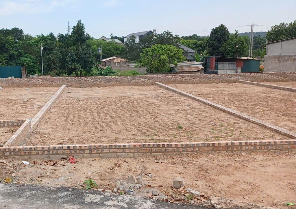 BÁN ĐẤT XUÂN KHANH - PHƯỜNG TÙNG THIỆN 100M2 Ở ,KINH DOANH ĐƯỜNG 2 Ô TÔ TRÁNH GIÁ 2,4 TỶ !
