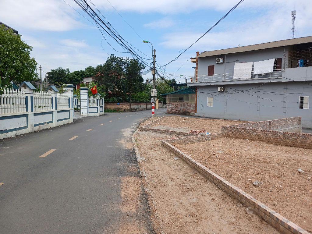 BÁN ĐẤT XUÂN KHANH - PHƯỜNG TÙNG THIỆN 100M2 Ở ,KINH DOANH ĐƯỜNG 2 Ô TÔ TRÁNH GIÁ 2,4 TỶ !