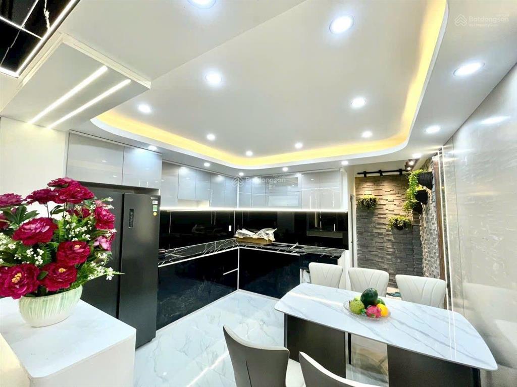 Bán nhà đẹp 4 tầng hẻm xe hơi huỳnh thị đồng, tt nhà bè. dt 4x17m. giá 6.68 tỷ