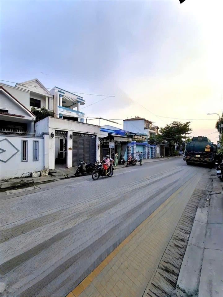 Bán gấp bán giá thấp nhà mặt tiền đường đào tông nguyên, nhà bè. dt 5x23m. 3 tầng. giá 8.9 tỷ