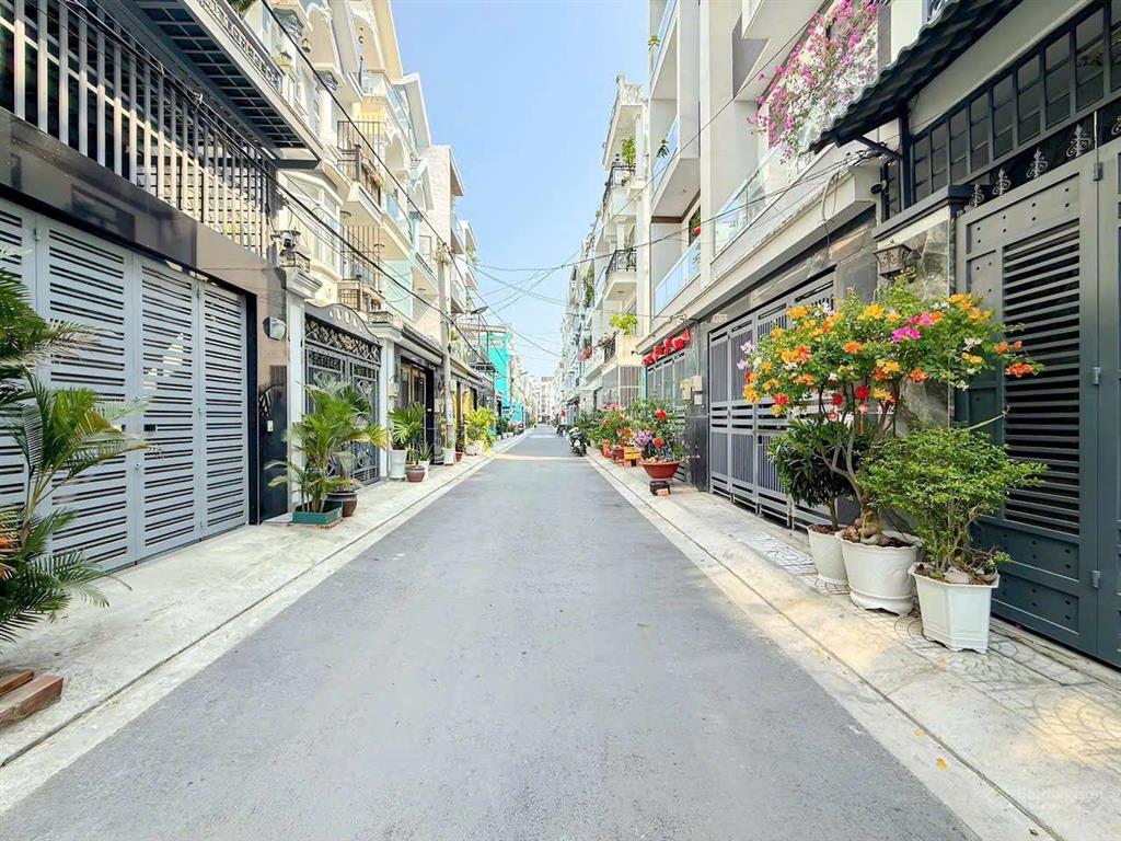 Giá siêu rẻ 7.19 tỷ khu vip huỳnh thị đồng hẻm 6m thông có vỉa hè kế ngay quận 7  xe oto trong nhà