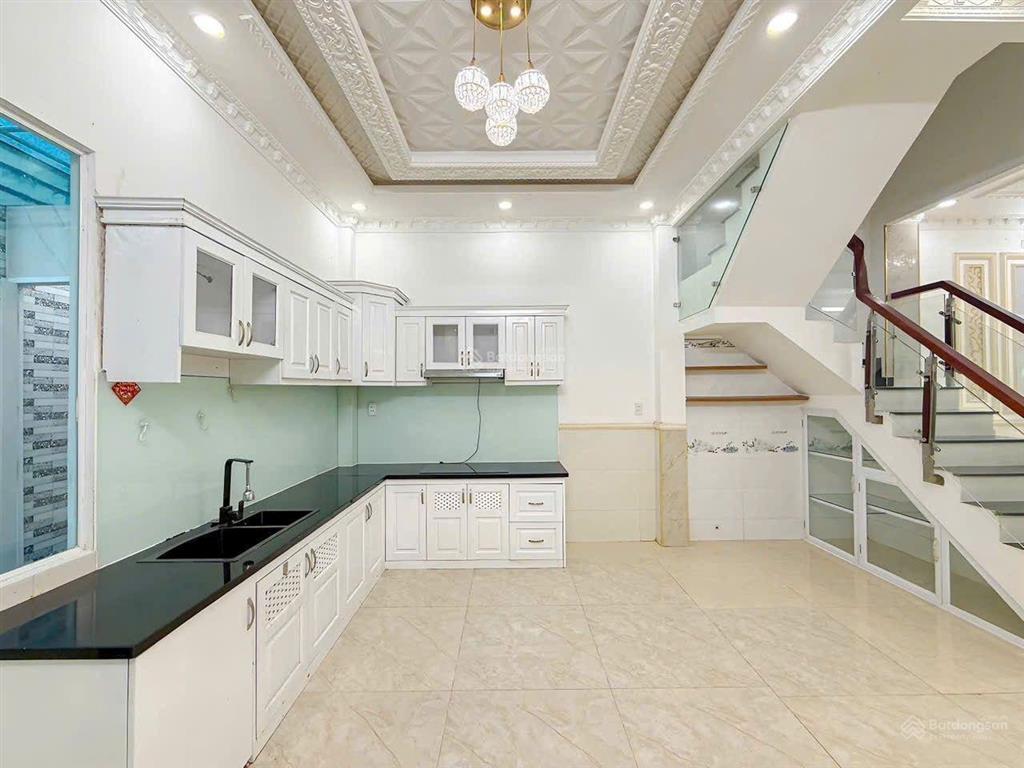 Giá siêu rẻ 7.19 tỷ khu vip huỳnh thị đồng hẻm 6m thông có vỉa hè kế ngay quận 7  xe oto trong nhà