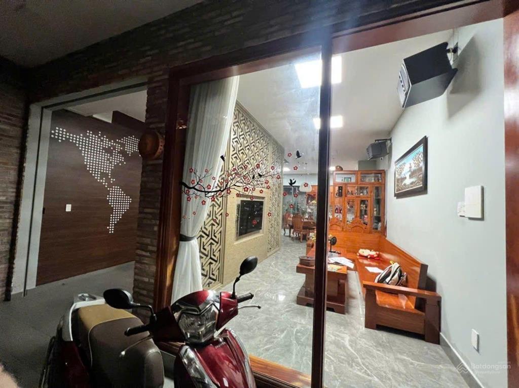 Hàng hiếm! giảm giá bán gấp nhà 6x13.5m. 4 tầng. hẻm xe hơi. đào tông nguyên. nhà bè. giá 7.9 tỷ