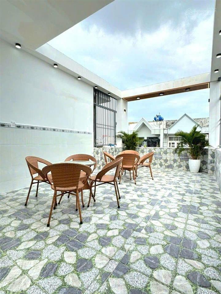 Bán gấp nhà hẻm 1716 huỳnh tấn phát. tt nhà bè. dt 4x15m. 3 tầng. st. giá 5 tỷ 690tr