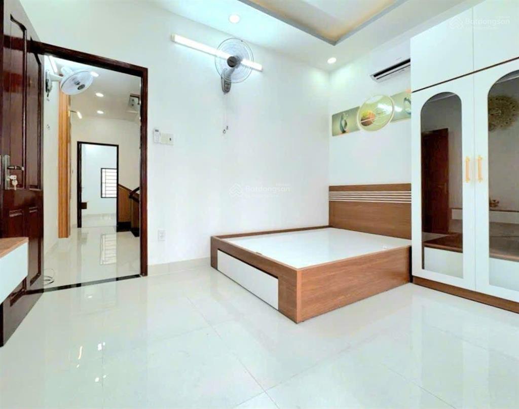 Bán gấp nhà hẻm 1716 huỳnh tấn phát. tt nhà bè. dt 4x15m. 3 tầng. st. giá 5 tỷ 690tr