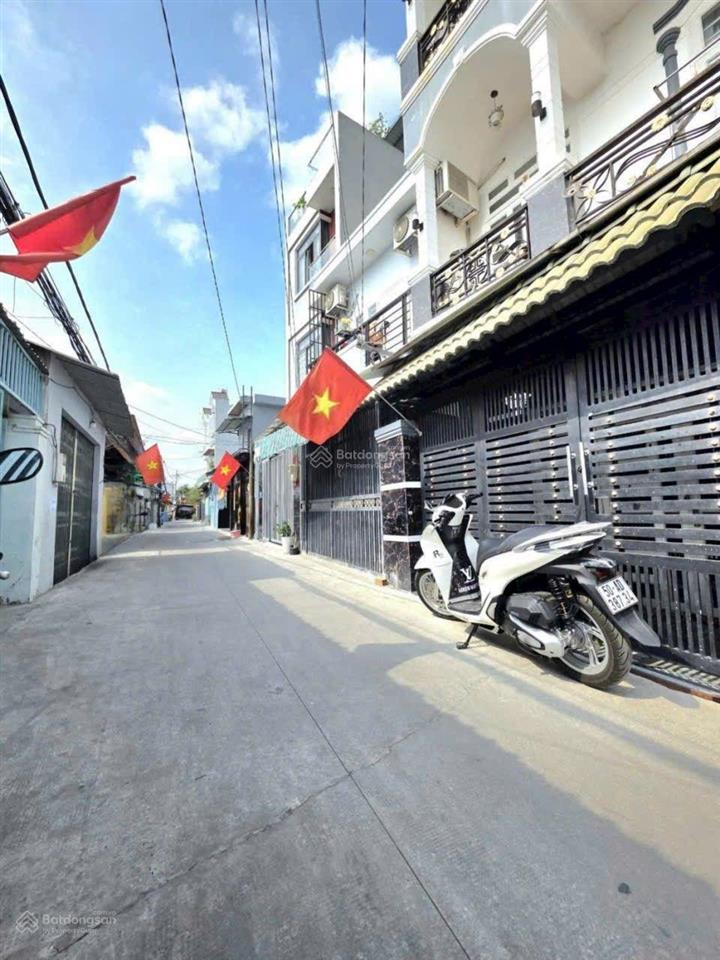 Bán nhà hẻm xe hơi thông 2 chiều 1716 huỳnh tấn phát. tt nhà bè. dt 4x15m. 3 tầng. giá 5.88 tỷ