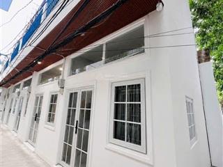 Bán nhà trong dãy nhà gồm 5 căn nhà độc lập. hẻm 502 huỳnh tấn phát thu nhập 44tr/th. giá chỉ 6.2tỷ