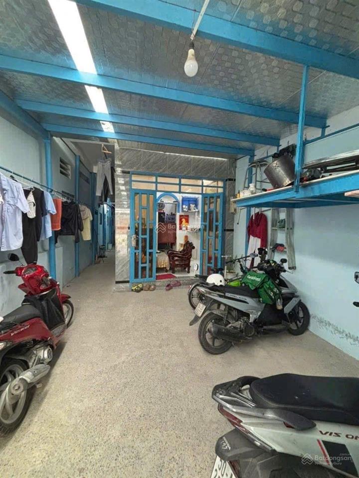 Bán dãy phòng trọ đường bùi văn ba. trệt lầu. dt 4.25x18.28m. nh 7.3m. giá 9.960