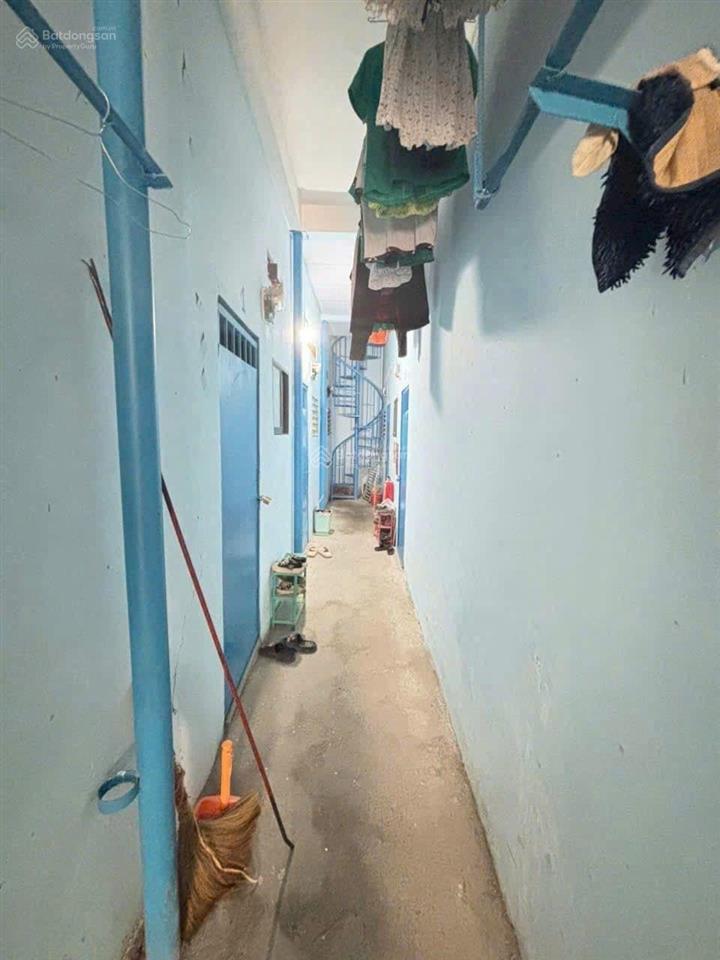 Bán dãy phòng trọ đường bùi văn ba. trệt lầu. dt 4.25x18.28m. nh 7.3m. giá 9.960
