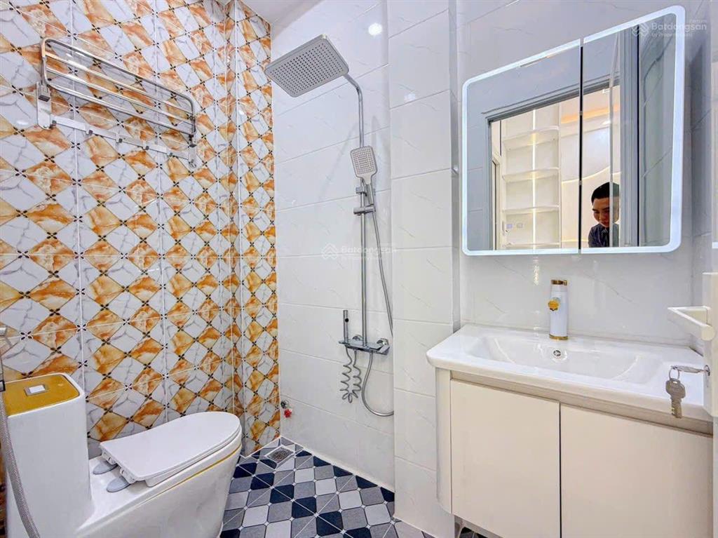 Bán gấp nhà 3 tầng sân thượng, hẻm xe hơi. gò ô môi. quận 7. giá 9.99 tỷ tl
