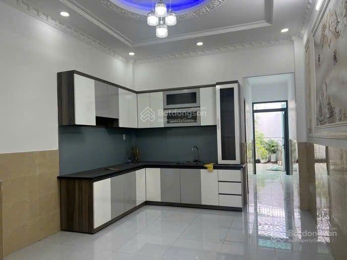 Bán nhà đẹp 1/ mặt tiền hẻm. kinh doanh buôn bán tốt. dt 4x28m 3 tầng. huỳnh tấn phát tt nhà bè