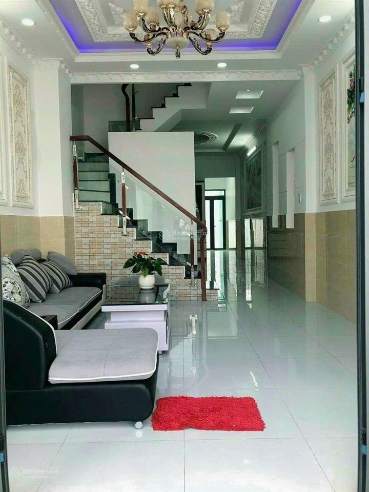 Bán nhà đẹp 1/ mặt tiền hẻm. kinh doanh buôn bán tốt. dt 4x28m 3 tầng. huỳnh tấn phát tt nhà bè