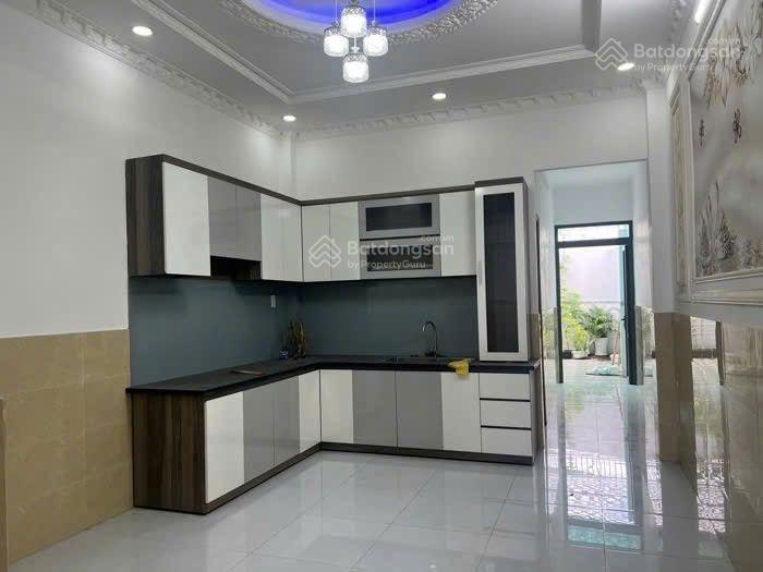 Bán nhà đẹp 1/ mặt tiền hẻm. kinh doanh buôn bán tốt. dt 4x28m 3 tầng. huỳnh tấn phát tt nhà bè