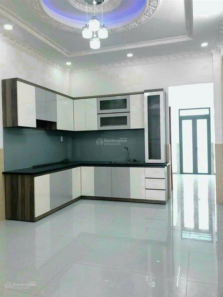 Bán nhà đẹp 1/ mặt tiền hẻm. kinh doanh buôn bán tốt. dt 4x28m 3 tầng. huỳnh tấn phát tt nhà bè