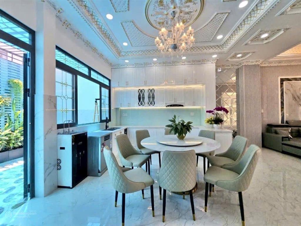 Rẻ hơn thị trường 1 tỷ nhà đẹp gần quận 7 có thang máy khu dân cư anh tuấn, 91,2m2. giá chỉ 8.65 tỷ