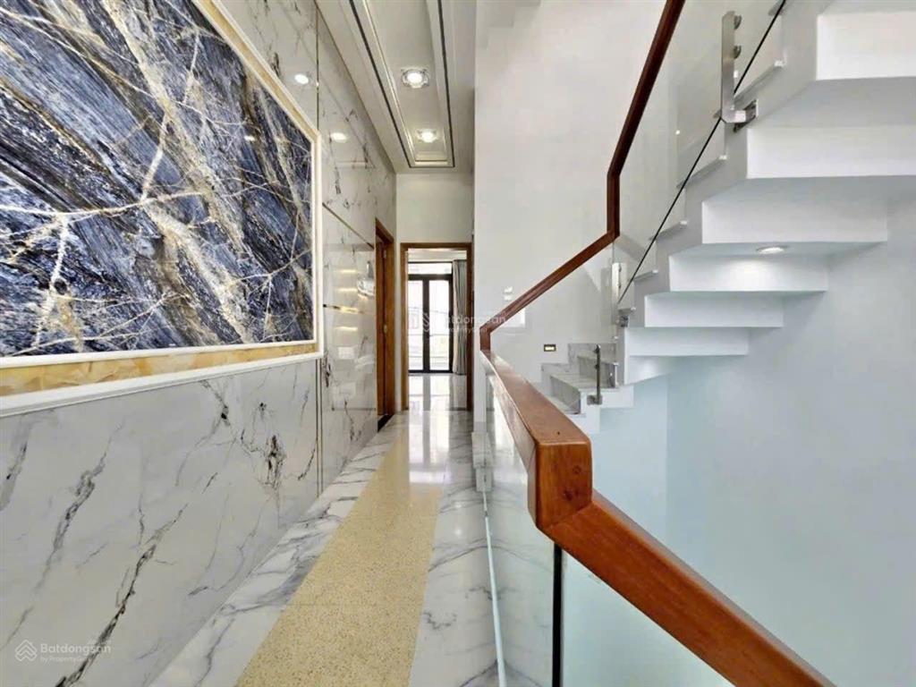 Rẻ hơn thị trường 1 tỷ nhà đẹp gần quận 7 có thang máy khu dân cư anh tuấn, 91,2m2. giá chỉ 8.65 tỷ