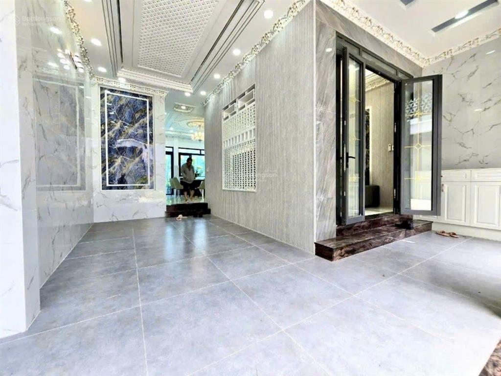 Rẻ hơn thị trường 1 tỷ nhà đẹp gần quận 7 có thang máy khu dân cư anh tuấn, 91,2m2. giá chỉ 8.65 tỷ