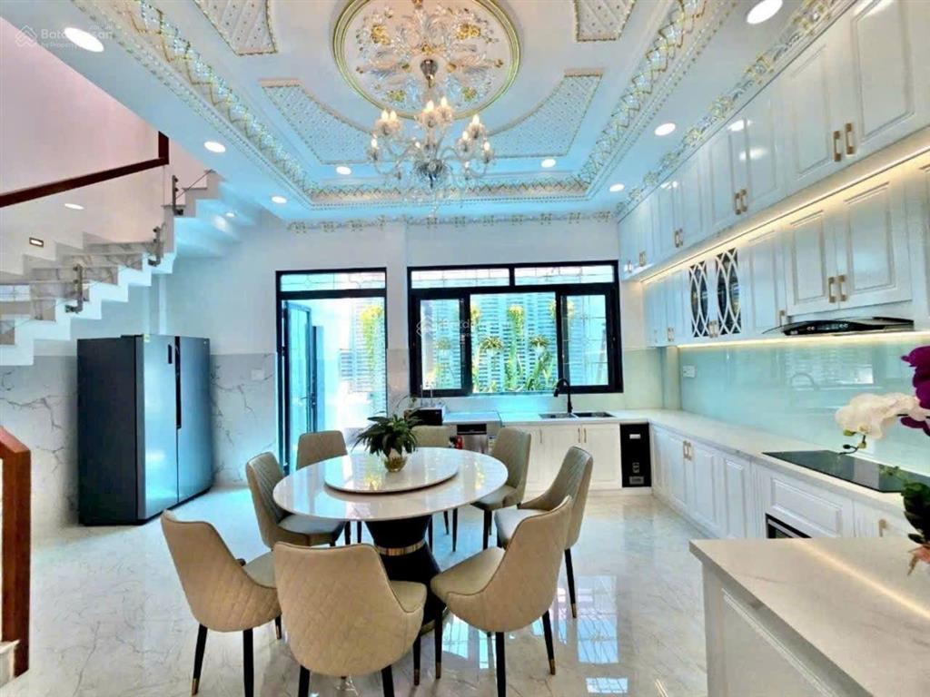 Rẻ hơn thị trường 1 tỷ nhà đẹp gần quận 7 có thang máy khu dân cư anh tuấn, 91,2m2. giá chỉ 8.65 tỷ