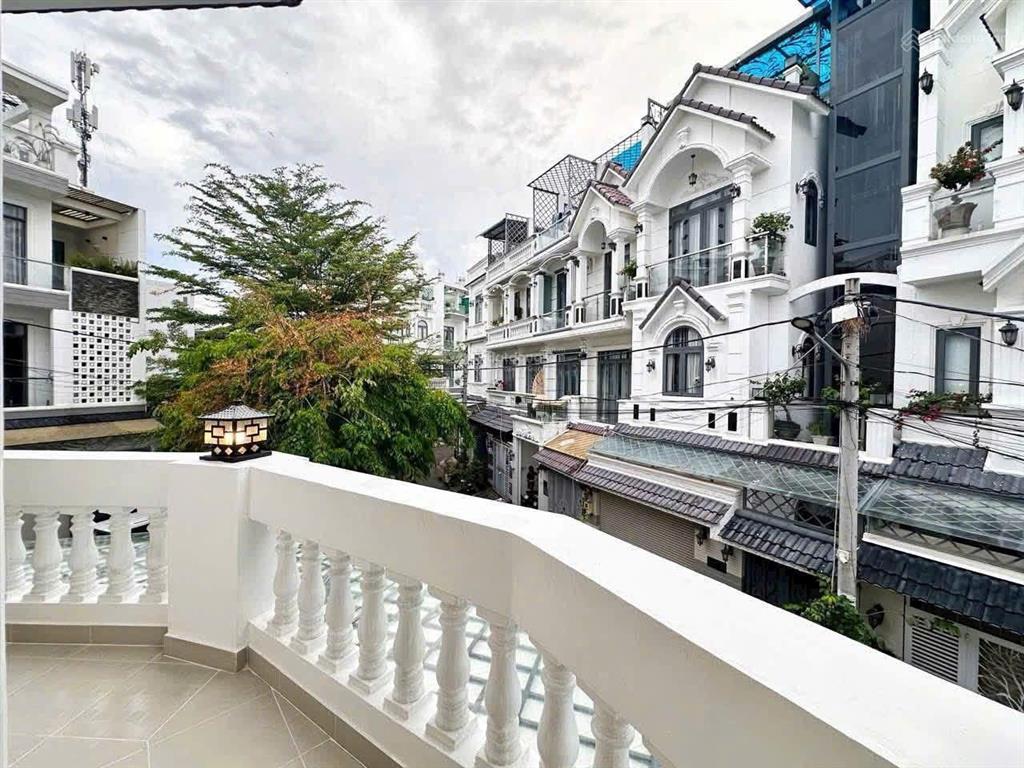 Biệt thự góc 2 mặt tiền kdc vị trí đẹp thoáng, sát đường huỳnh tấn phát, đường nhựa 6m. giá 8,45 tỷ
