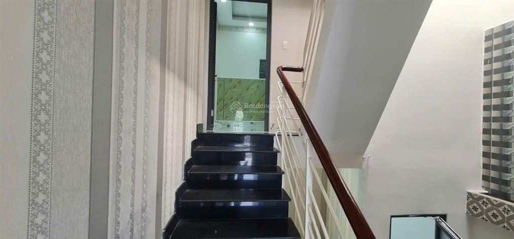 Có 1 không 2 giá 4,65 tỷ nhà 3 tầng 3pn cách quận 7 chỉ 400m. huỳnh thị đồng, tt nhà bè