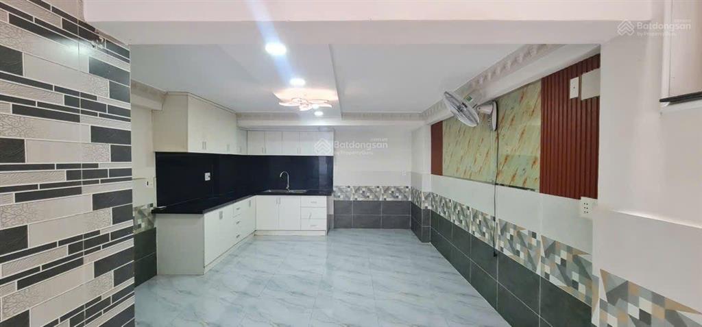 Có 1 không 2 giá 4,65 tỷ nhà 3 tầng 3pn cách quận 7 chỉ 400m. huỳnh thị đồng, tt nhà bè