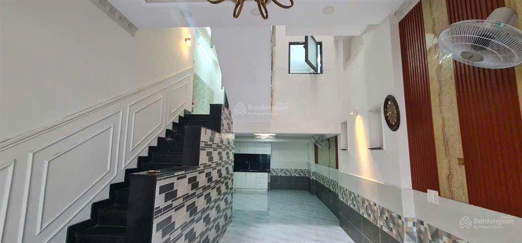 Có 1 không 2 giá 4,65 tỷ nhà 3 tầng 3pn cách quận 7 chỉ 400m. huỳnh thị đồng, tt nhà bè