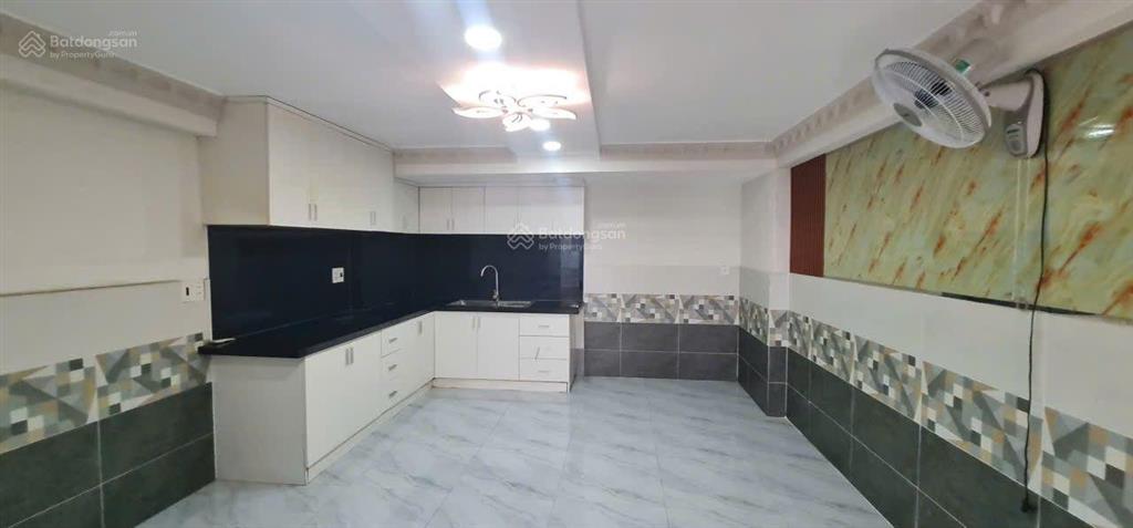 Có 1 không 2 giá 4,65 tỷ nhà 3 tầng 3pn cách quận 7 chỉ 400m. huỳnh thị đồng, tt nhà bè