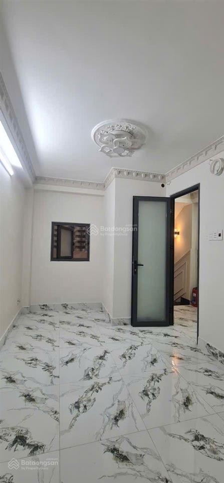 Có 1 không 2 giá 4,65 tỷ nhà 3 tầng 3pn cách quận 7 chỉ 400m. huỳnh thị đồng, tt nhà bè