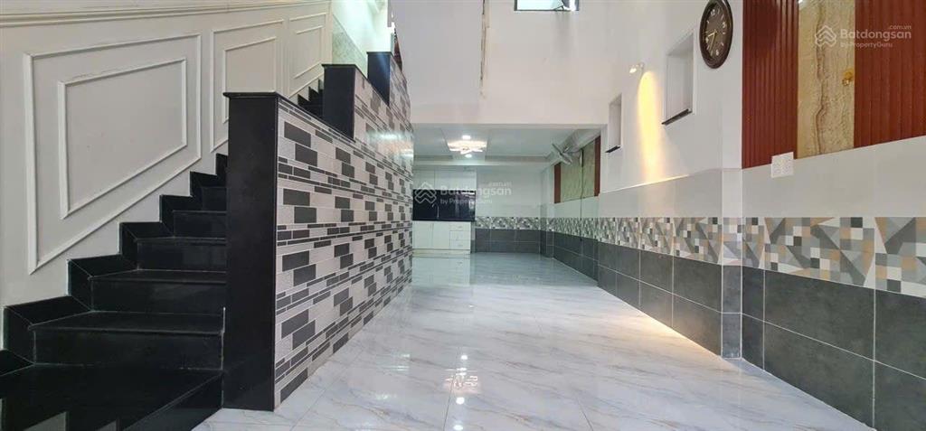 Có 1 không 2 giá 4,65 tỷ nhà 3 tầng 3pn cách quận 7 chỉ 400m. huỳnh thị đồng, tt nhà bè