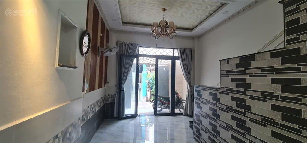 Có 1 không 2 giá 4,65 tỷ nhà 3 tầng 3pn cách quận 7 chỉ 400m. huỳnh thị đồng, tt nhà bè