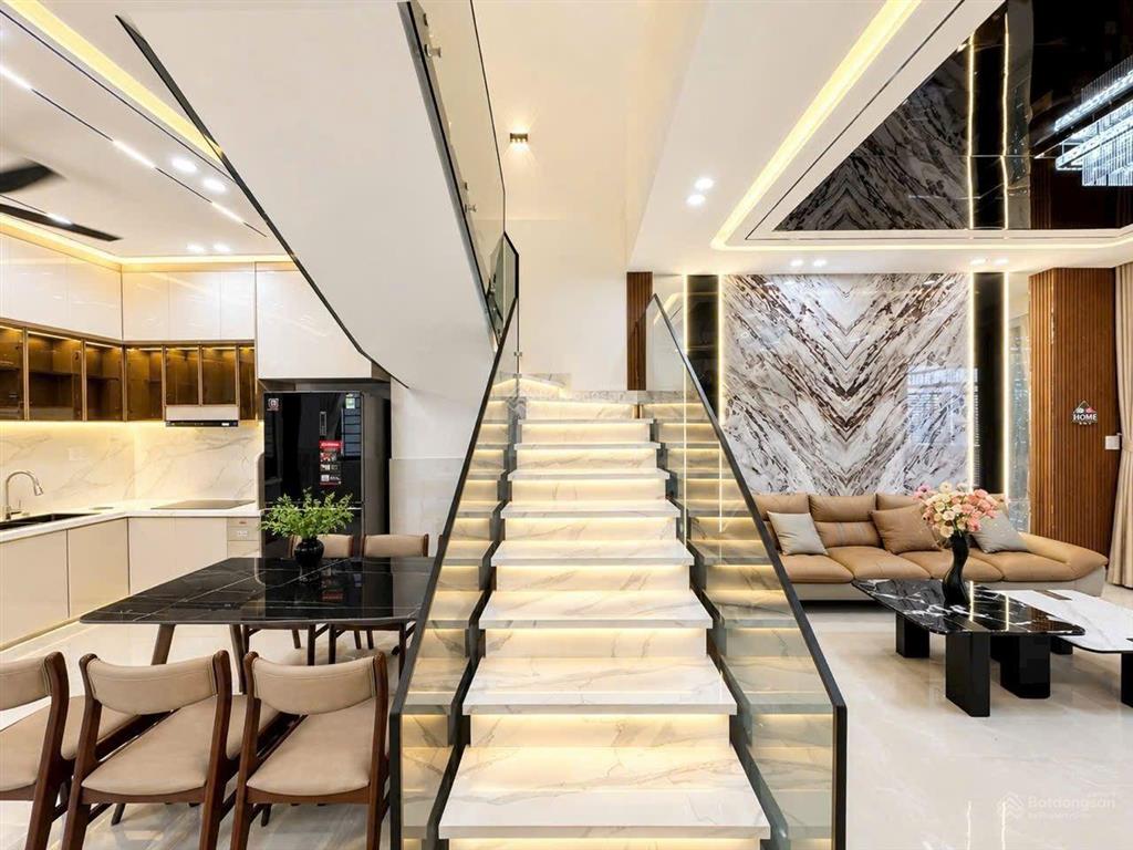 Bán nhà góc 2 mặt tiền diện tích khủng hẻm 1632 huỳnh tấn phát  sát bên q7 giá 6tỷ500 tl