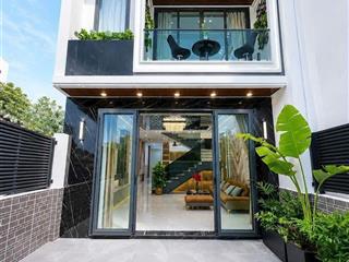 Bán nhà góc 2 mặt tiền diện tích khủng hẻm 1632 huỳnh tấn phát  sát bên q7 giá 6tỷ500 tl