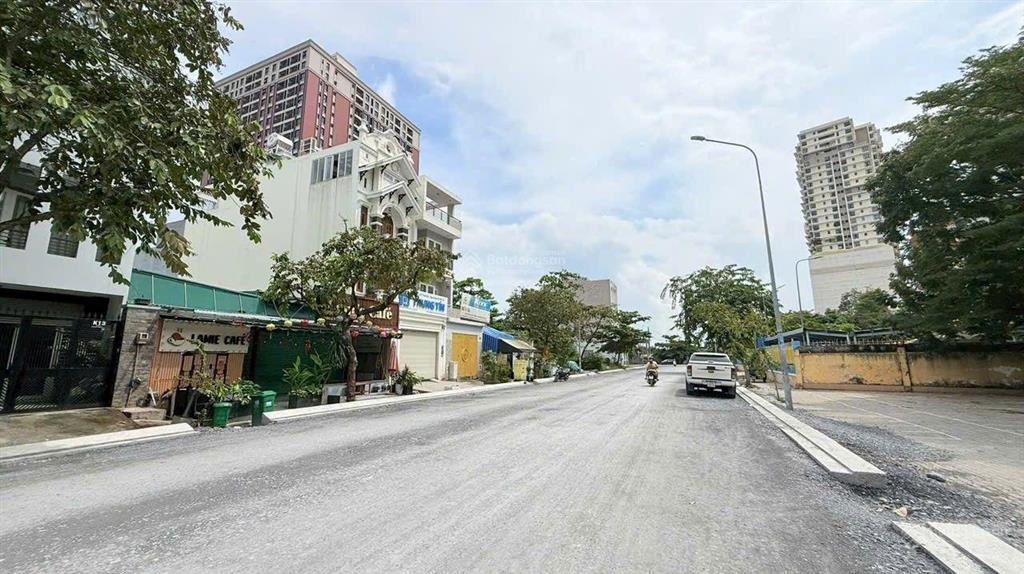 Giảm mạnh. bán nhanh nhà 4 tầng. dt 5x18m. mặt tiền đường d1 phạm hữu lầu. q7. giá chỉ 11,8 tỷ