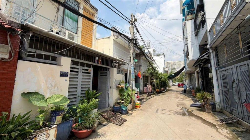 Giảm 1 tỷ bán gấp nhà 2 tầng 5x20m. hẻm 1806 huỳnh tấn phát. tt nhà bè. chỉ 5.6 tỷ