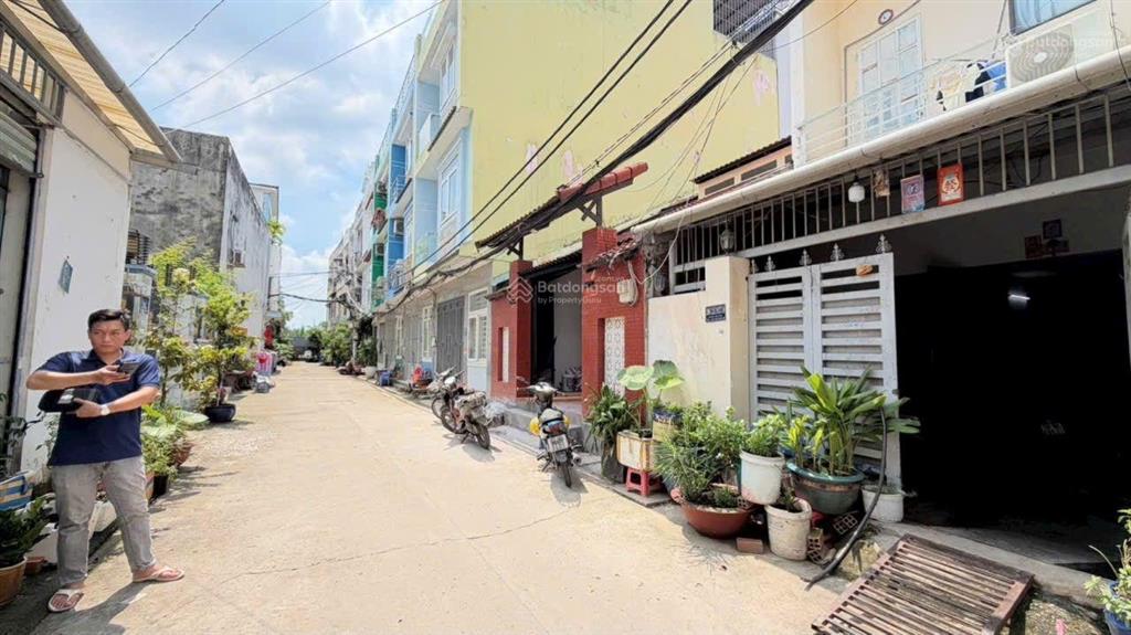 Giảm 1 tỷ bán gấp nhà 2 tầng 5x20m. hẻm 1806 huỳnh tấn phát. tt nhà bè. chỉ 5.6 tỷ