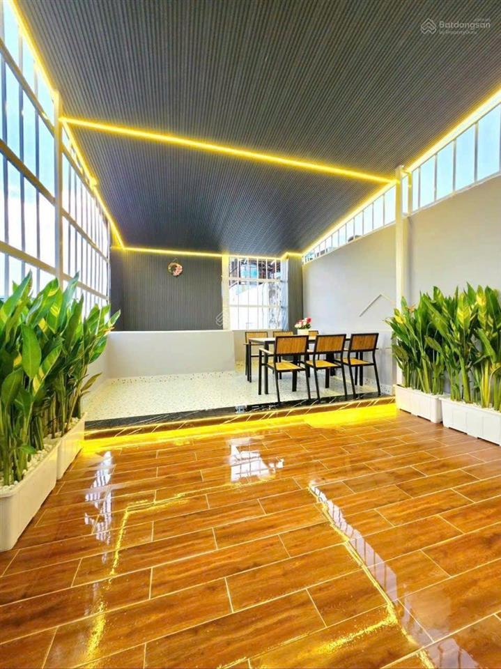 Giảm giá 500 triệu bán nhanh nhà 3 tầng sân thượng sau rộng mới hoàn thiện xong, full nội thất