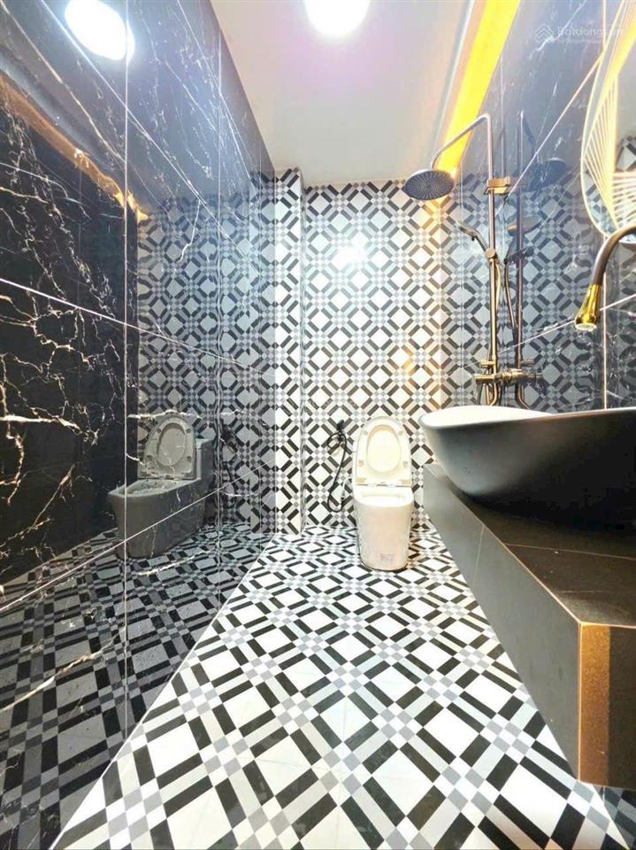 Giảm giá 500 triệu bán nhanh nhà 3 tầng sân thượng sau rộng mới hoàn thiện xong, full nội thất