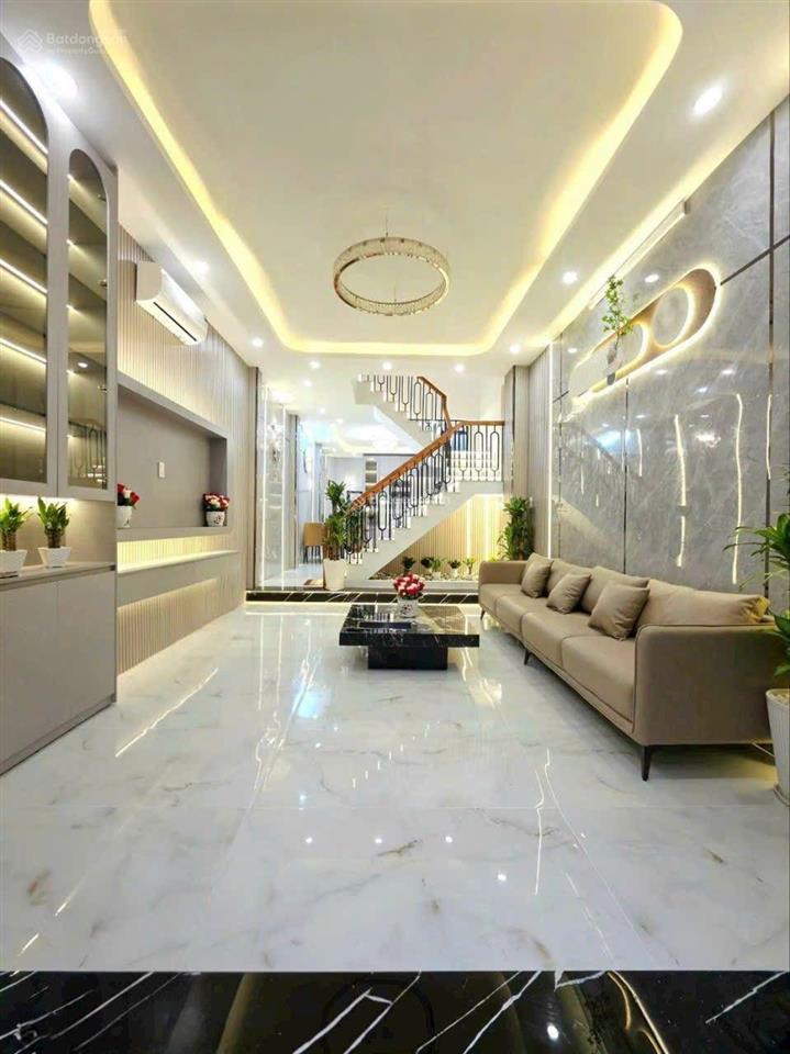 Giảm giá 500 triệu bán nhanh nhà 3 tầng sân thượng sau rộng mới hoàn thiện xong, full nội thất
