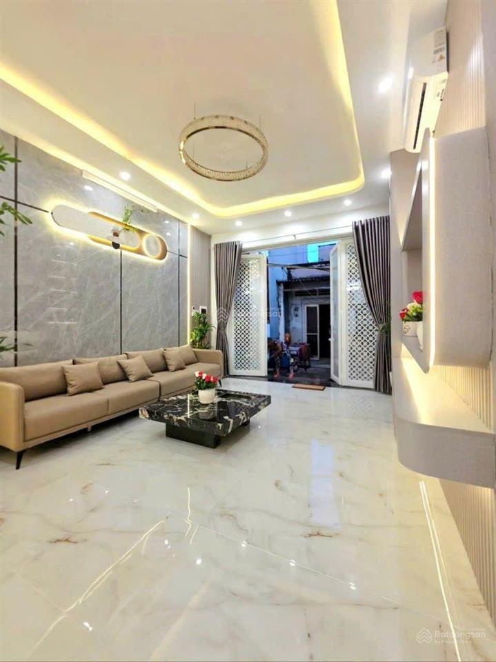 Giảm giá 500 triệu bán nhanh nhà 3 tầng sân thượng sau rộng mới hoàn thiện xong, full nội thất