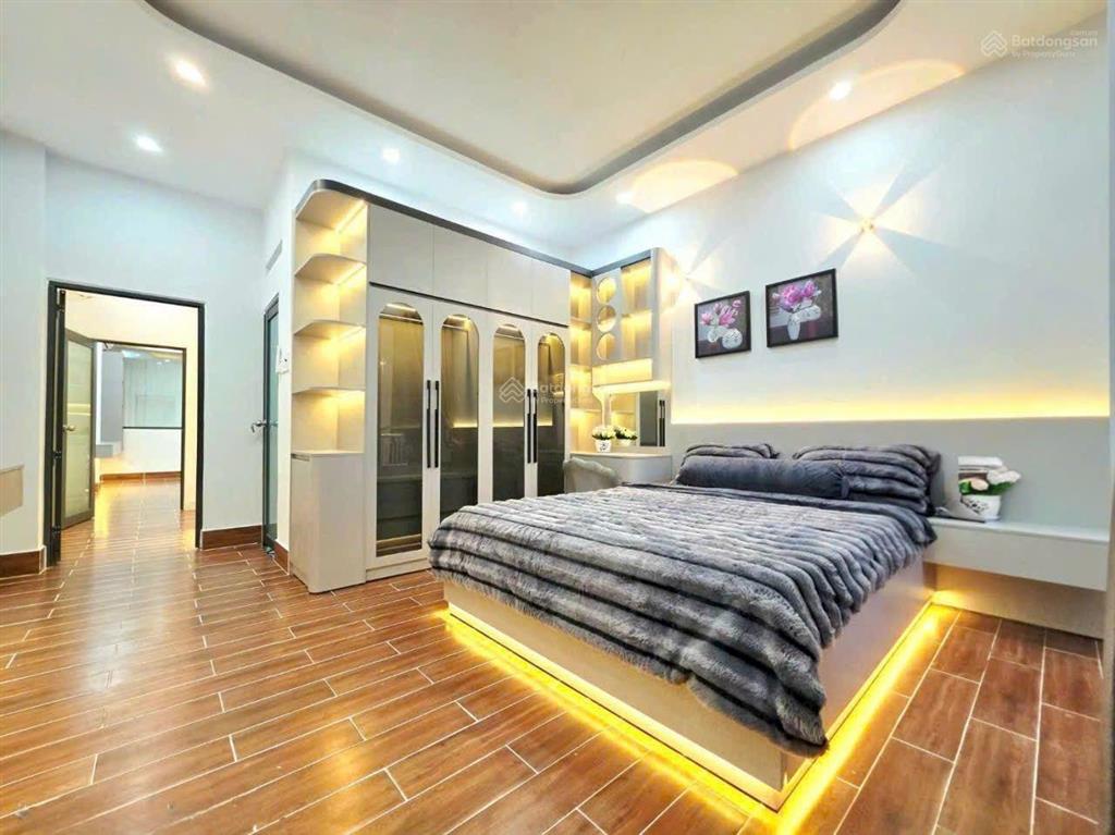 Giảm giá 500 triệu bán nhanh nhà 3 tầng sân thượng sau rộng mới hoàn thiện xong, full nội thất