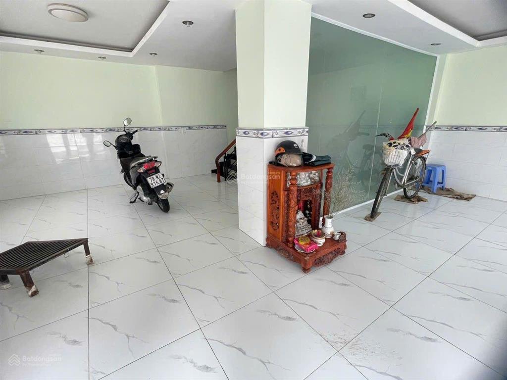 Giảm 1 tỷ còn 6.99 tỷ. bán gấp nhà căn góc 5 tầng. mặt tiền buôn bán. huỳnh thị đồng. tt nhà bè