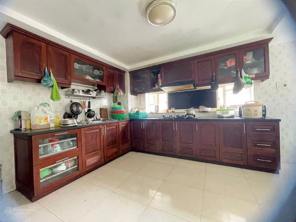 Giảm 1 tỷ còn 6.99 tỷ. bán gấp nhà căn góc 5 tầng. mặt tiền buôn bán. huỳnh thị đồng. tt nhà bè