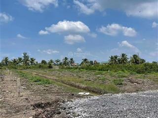 300mv thổ + 675mv vườn view kênh đường 7 chỗ giá 1ty650 triệu tl mạnh cần bán gấp .