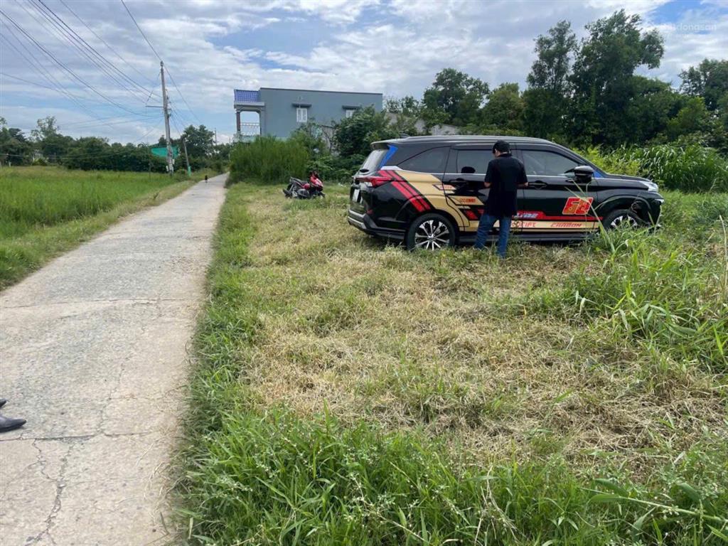 300mv đất ở tại đô thị + 180mv vườn cách ql 50 chỉ 150m cần bán gấp .