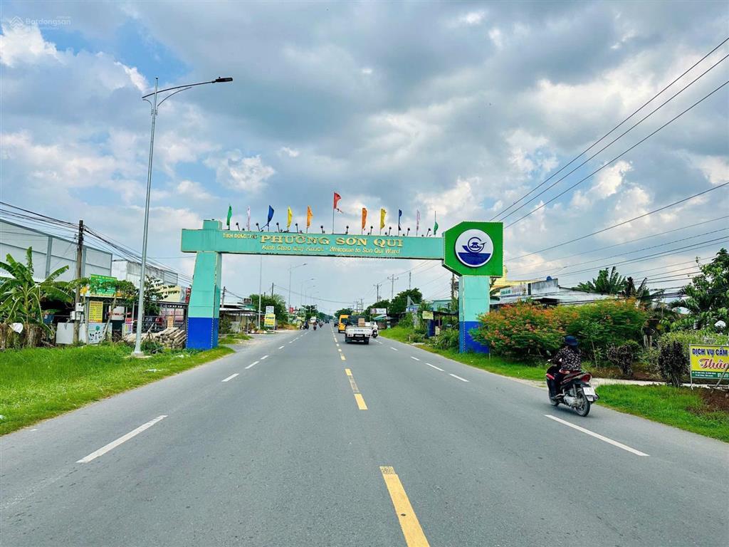 300mv đất ở tại đô thị + 180mv vườn cách ql 50 chỉ 150m cần bán gấp .