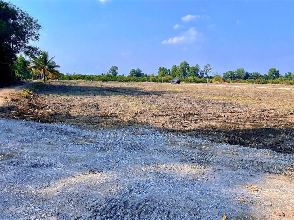 500m2 đất vườn gần đường tỉnh lộ 816, 295 triệu trọn sổ, đường xe 7 chỗ