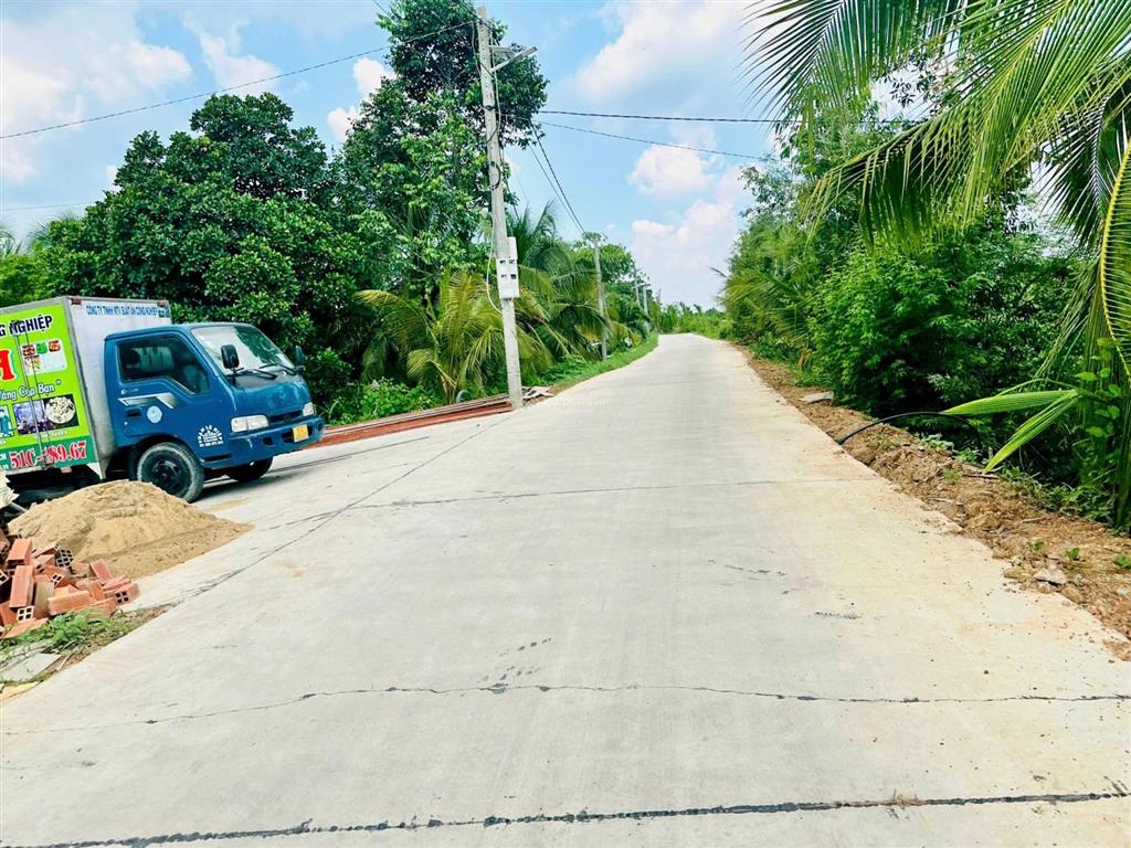 Siêu phẩm kèo thơm đất vườn mặt tiền sông vàm cỏ đông. 1 tỷ 160 triệu hết sổ.