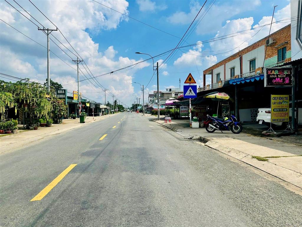 Siêu phẩm kèo thơm đất vườn mặt tiền sông vàm cỏ đông. 1 tỷ 160 triệu hết sổ.
